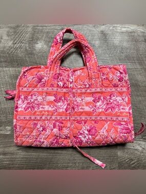 Vera Bradley Hanging Travel Bag Organizer in Hope Toile Pattern